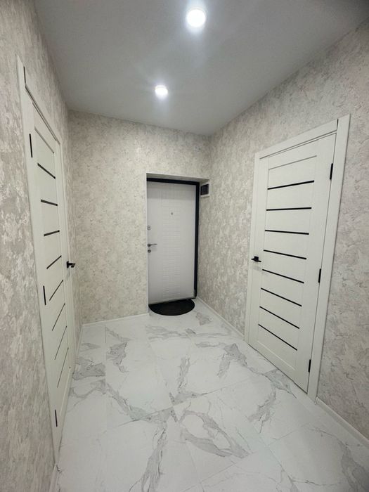 Тепла й стильна квартира ЖК Птичка біля метро — заїжджай і живи!