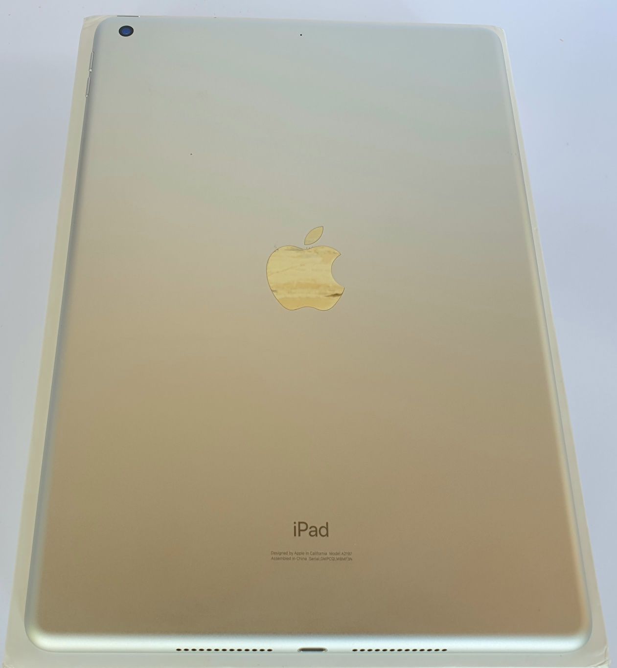 iPad 7 32gb wifi A2197 Silver робочій цілий подарунок!