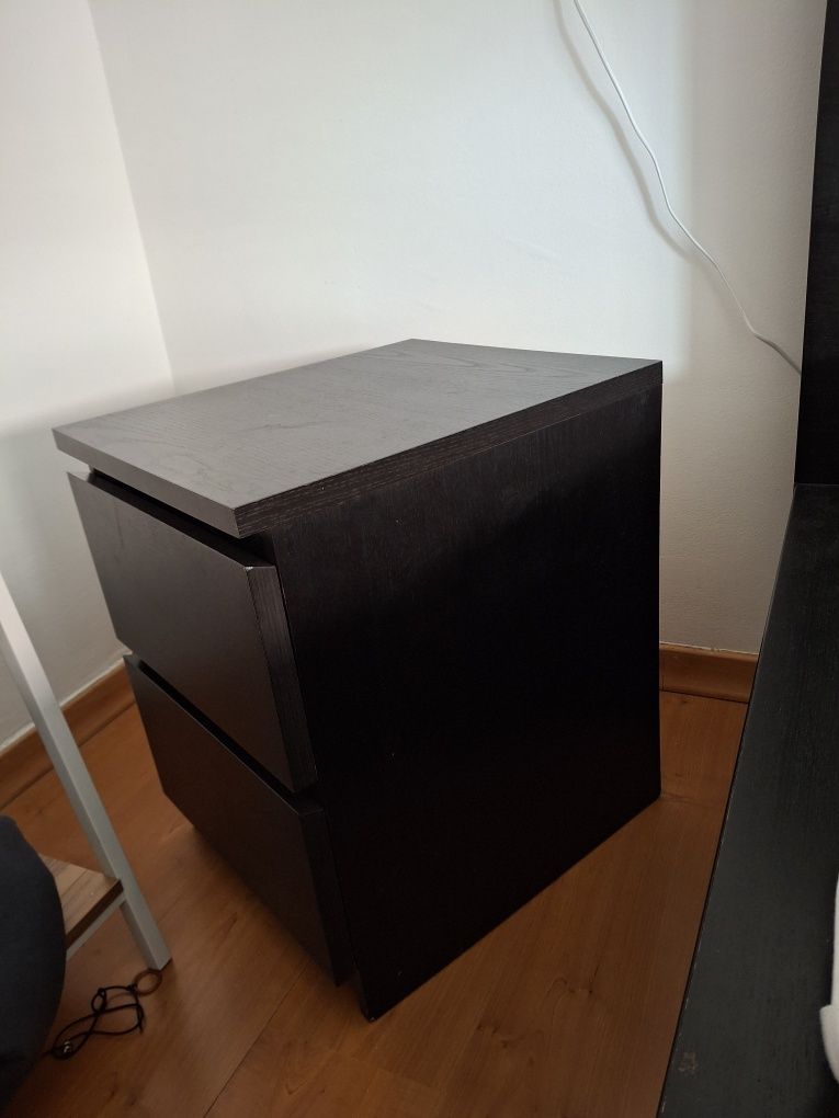 Mesa de cabeceira Malm