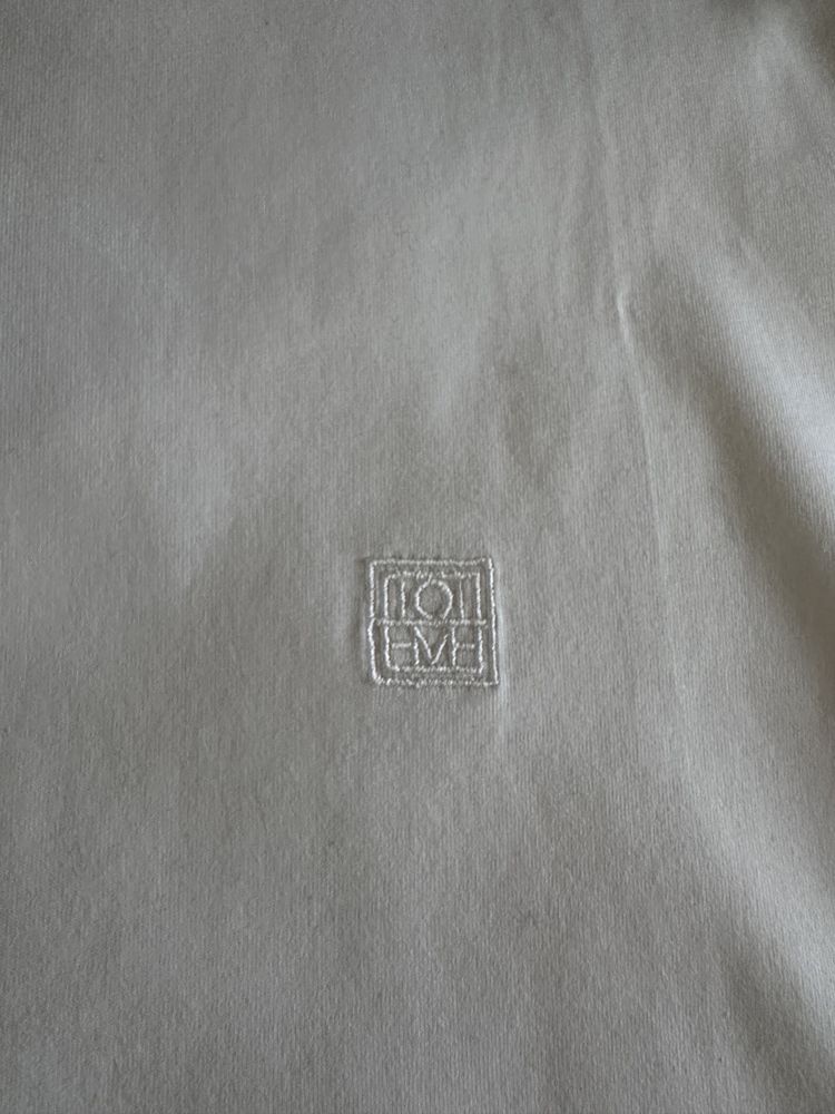 Нові футболки toteme espera: біла (S,M,L) та чорна (M) в наявності