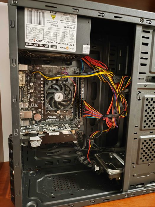 Комп'ютер стаціонарний в хорошому стані