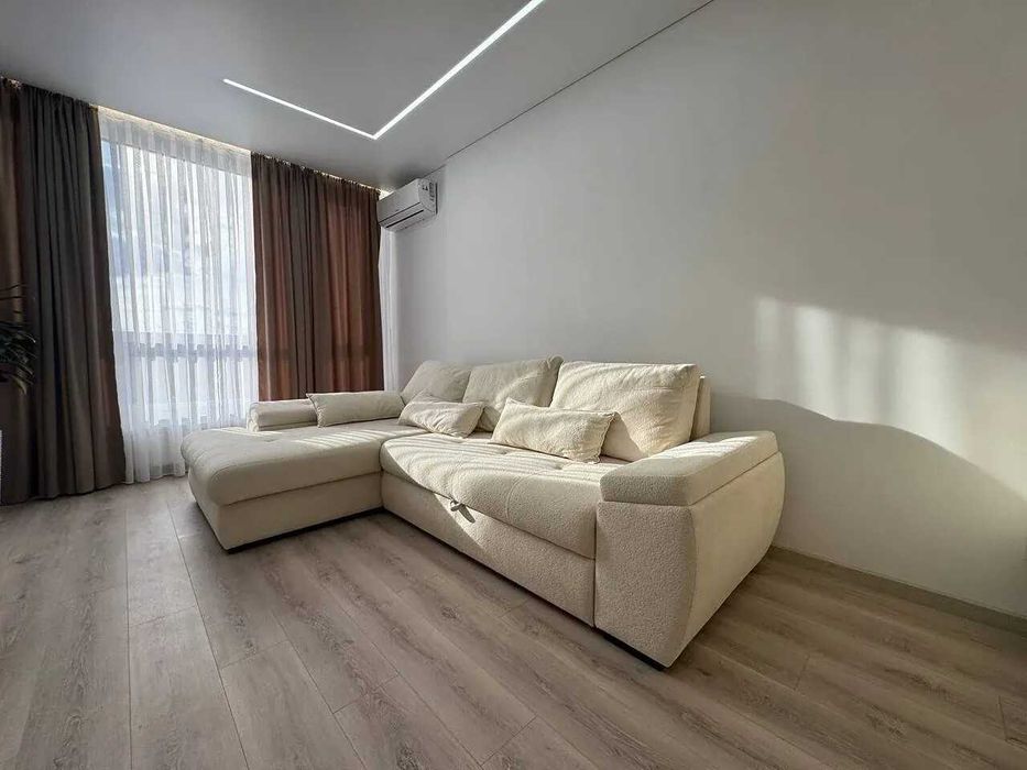 Центр міста, продам 2 кім з ремонтом, і/о опалення, Main House!