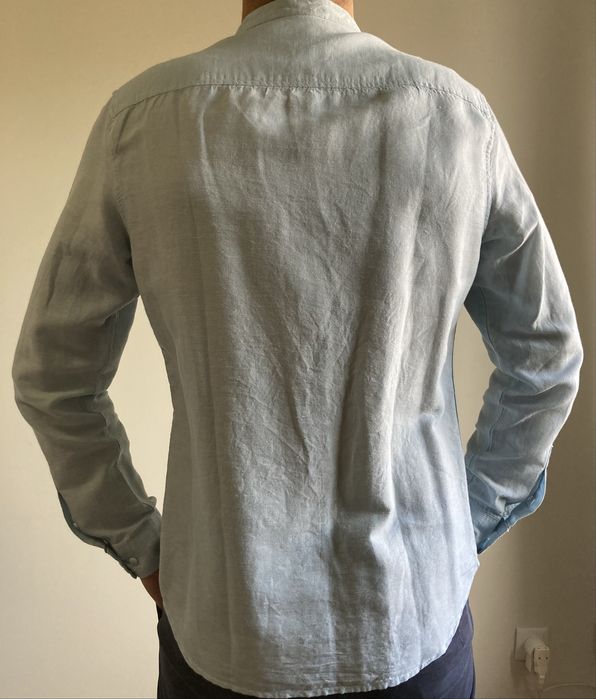 Camisa azul clara tamanho M