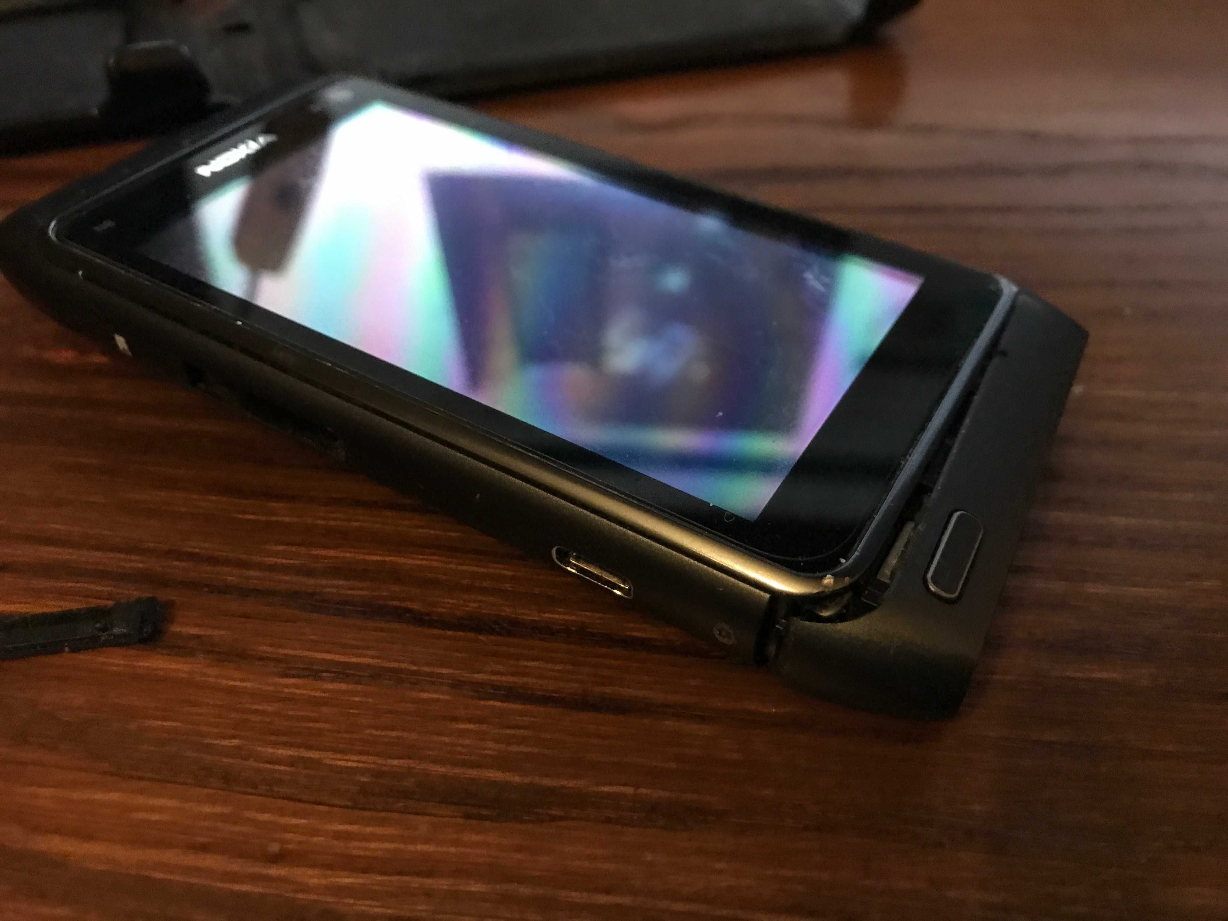 Мобільний телефон, смартфон  Nokia N8.