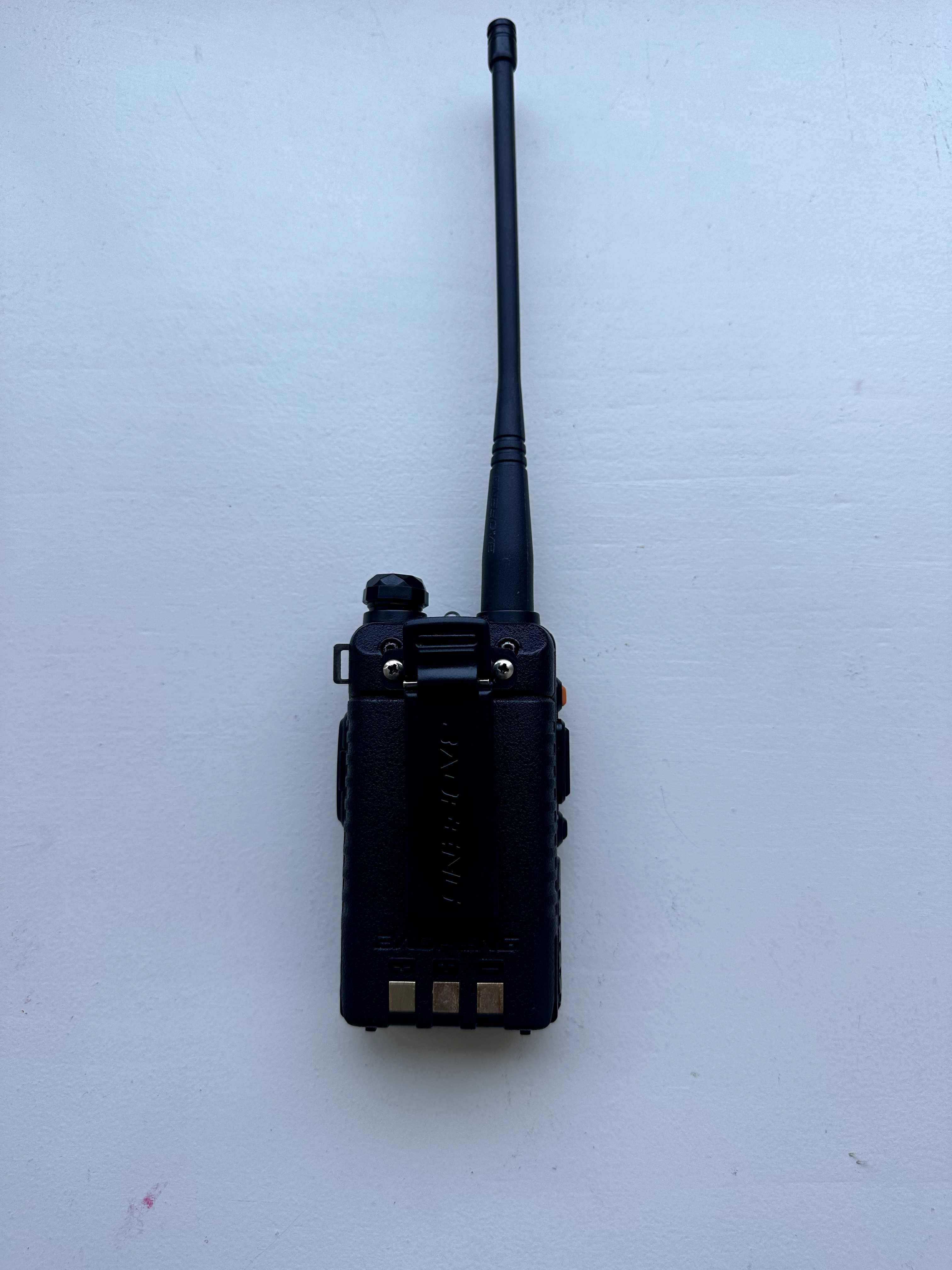 Baofeng UV-5R - Rádio Walkie Talkie VHF/UHF