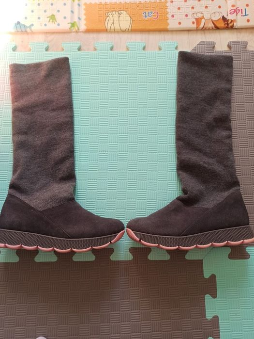 Продам зимові чоботи панчохи розмір 39, замш+текстиль на хутрі.