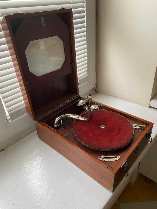 Patefon antyk przedwojenny