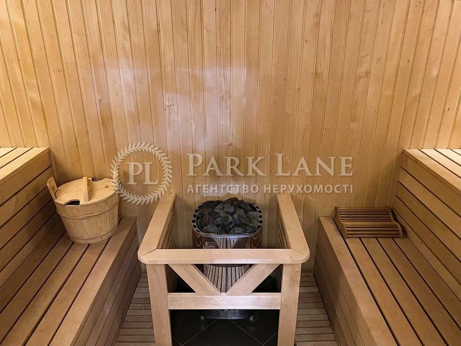 Оренда будинку з басейном. Козин. 4 спальні. 13 соток землі.