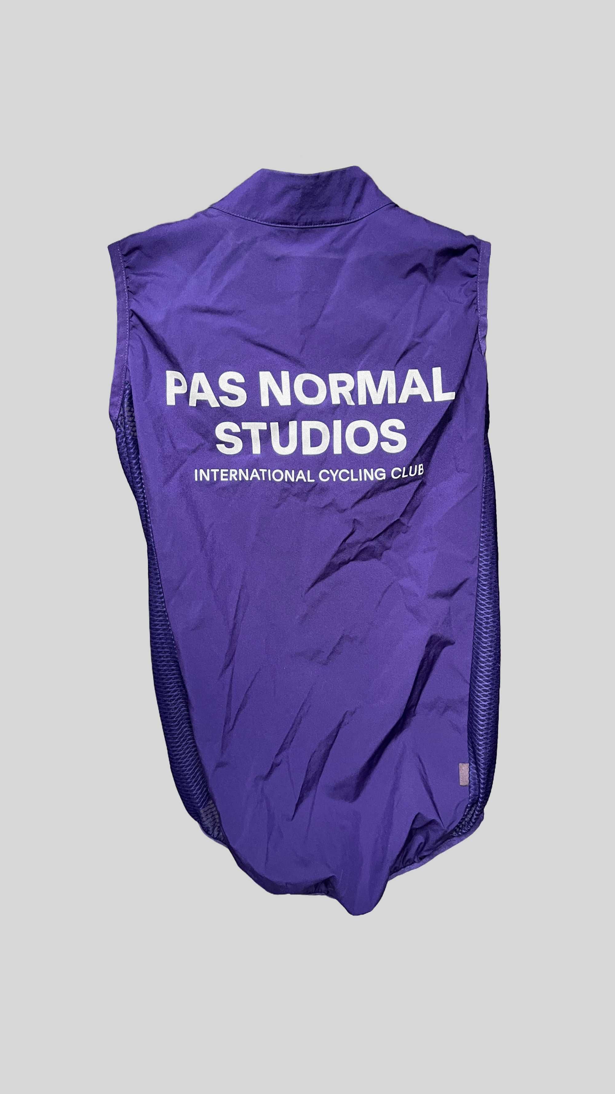 Pas Normal Studios / Men's Mechanism Stow Away Gilet
— Purple