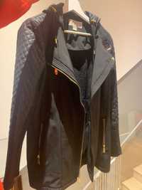 Płaszcz oryginalny MICHAEL KORS pikowany czarny i dłuższy z paskami