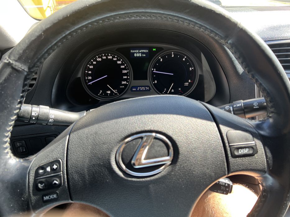 Lexus is 220d 2008года