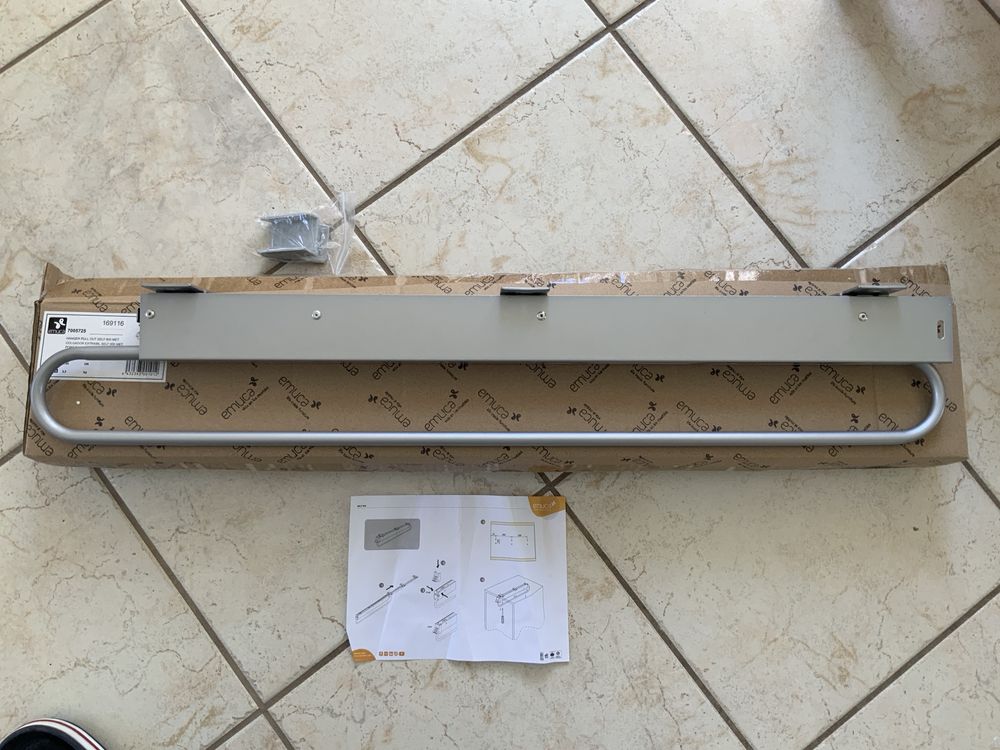 Wieszak wysuwany Emuca  self 800 stal i aluminium