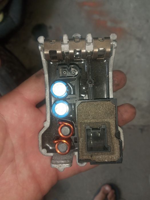 Реле регулятор моторчик печки мерседес w220 s320 s400 a2208210951