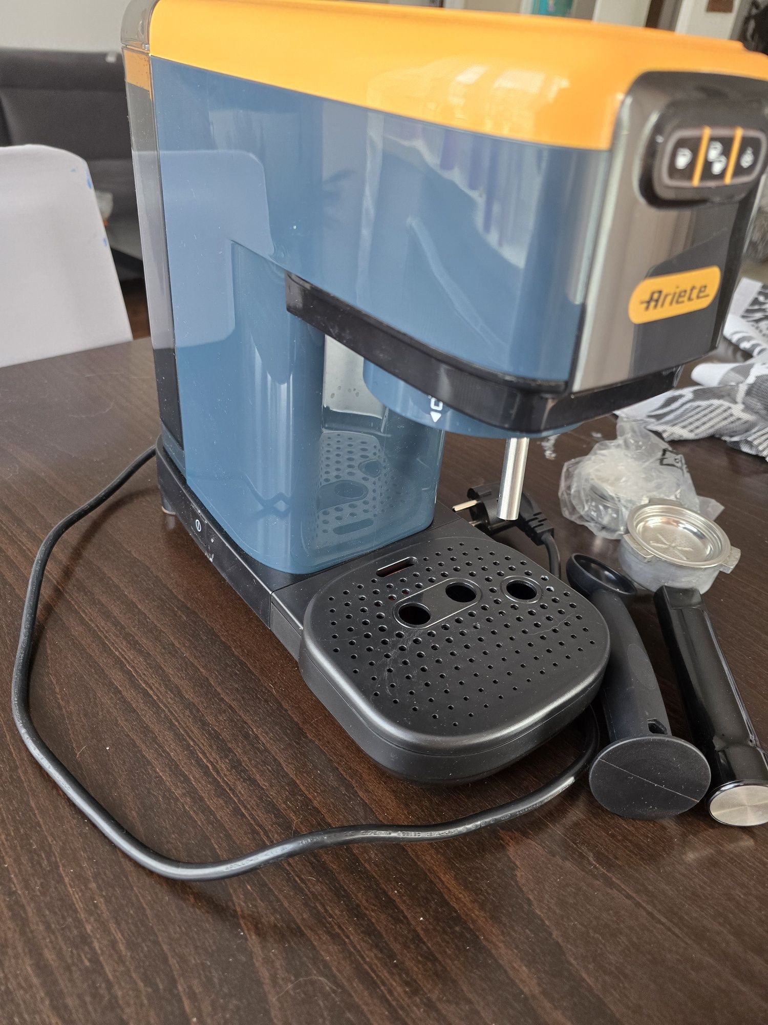 Ciśnieniowy ekspres kolbowy 1399/16 Smart Slim Espresso
