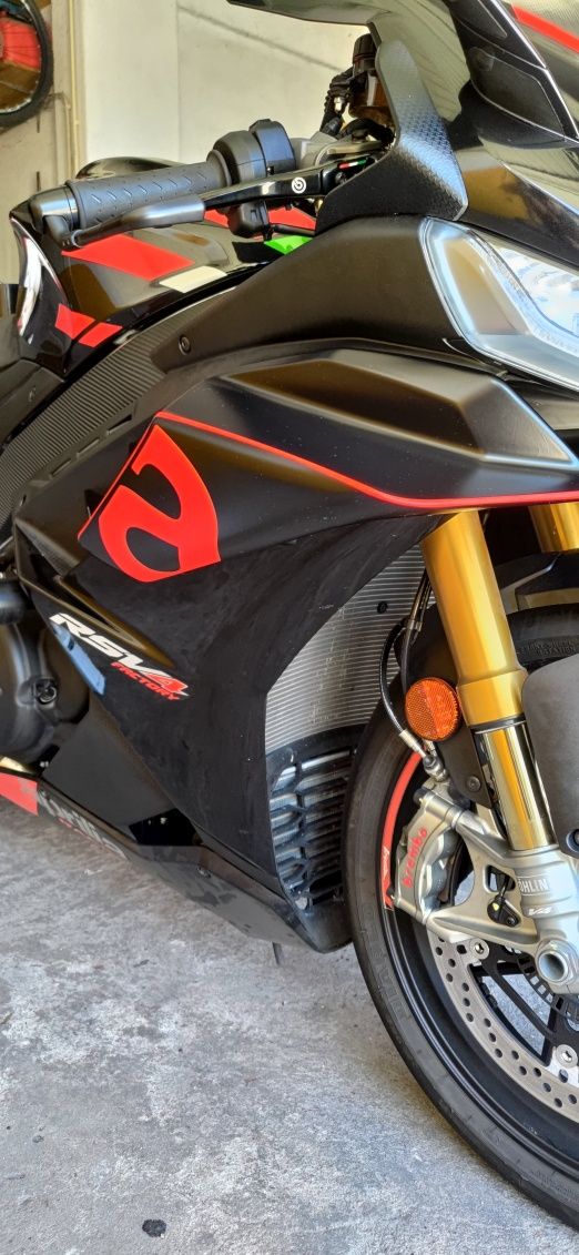 Aprilia RSV4 1100 Factory 2021 c/extras
