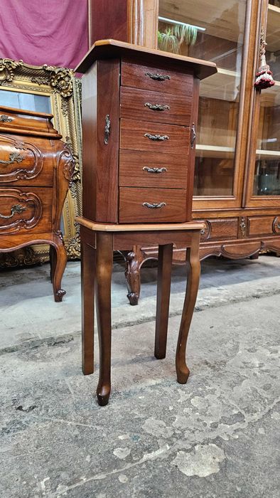 Uzy. Ładna Szafka stolik jubilerska na domowe bibeloty