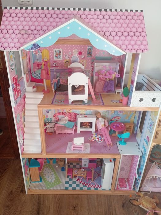 Duży domek dla barbie