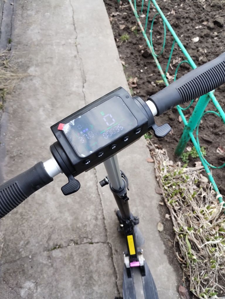 Продам електросамокат самокат KUGOO S3