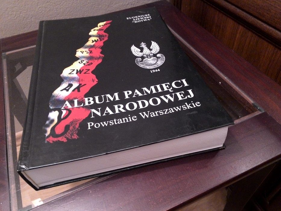 Album pamięci narodowej - Powstanie Warszawskie