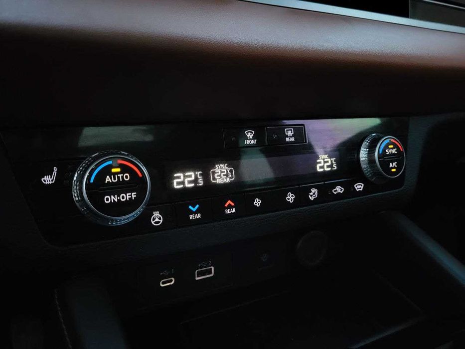 Mitsubishi Outlander PHEV 2023