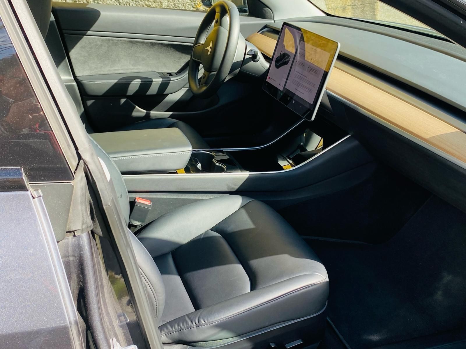 Tesla Model 3 PERFORMANCE