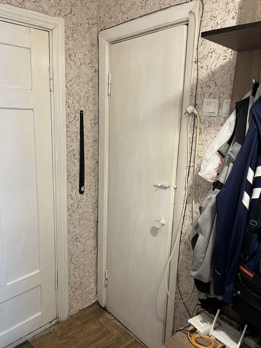 Продам двері з лутками