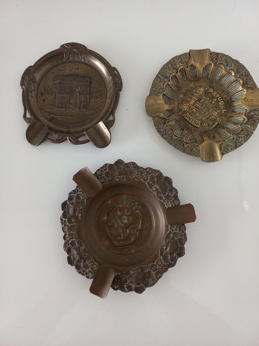 Conjunto  de cinzeiros antigos