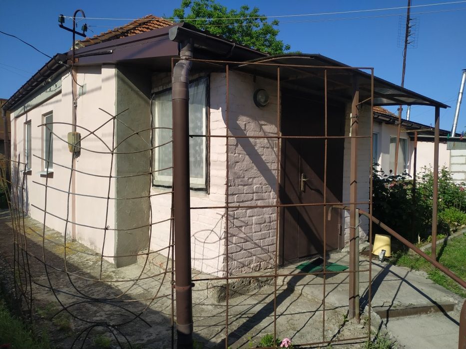 Продам окремий Дім р-н Крутий Берег)