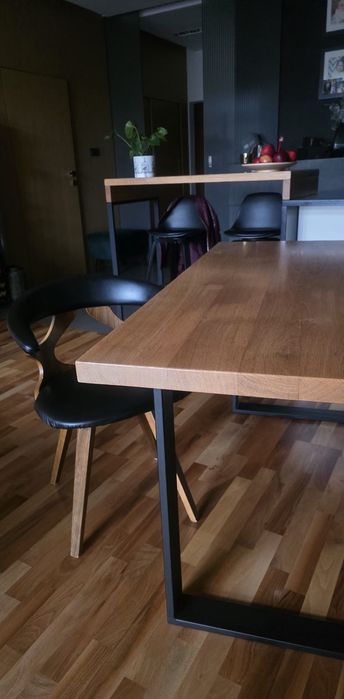 Stół lite drewno plus 6 skórzanych krzeseł