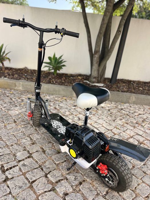 Trotinete a Gasolina Nova