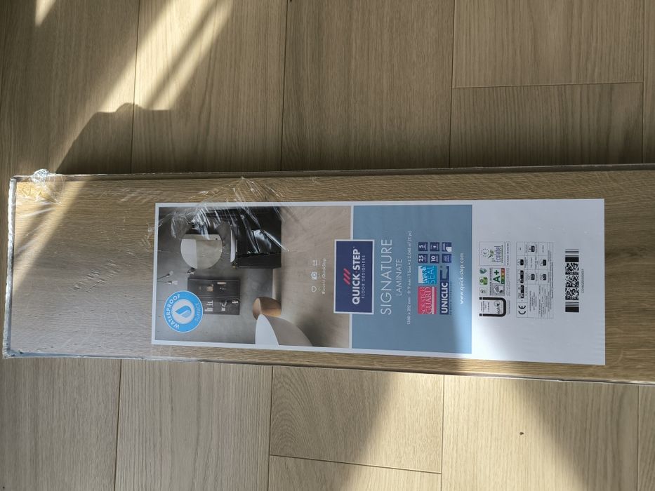 Panele quick-step dąb szczotkowany naturalny SIG4762