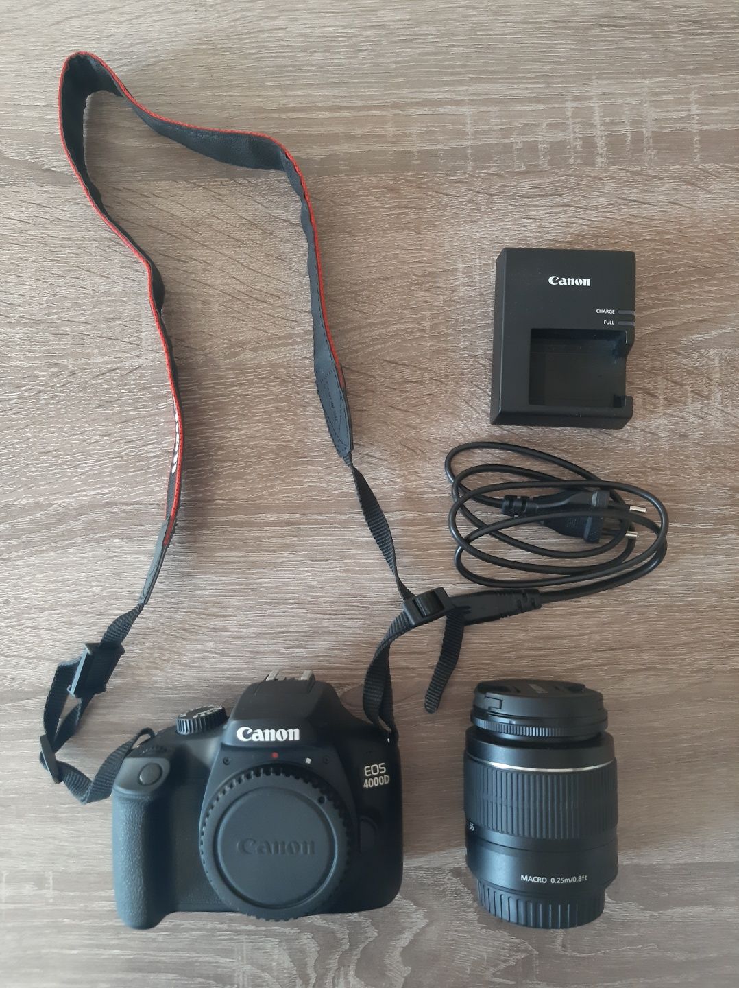 Дзеркальна камера Canon eos 4000d Матрица Разрешение матрицы18 МпРаз