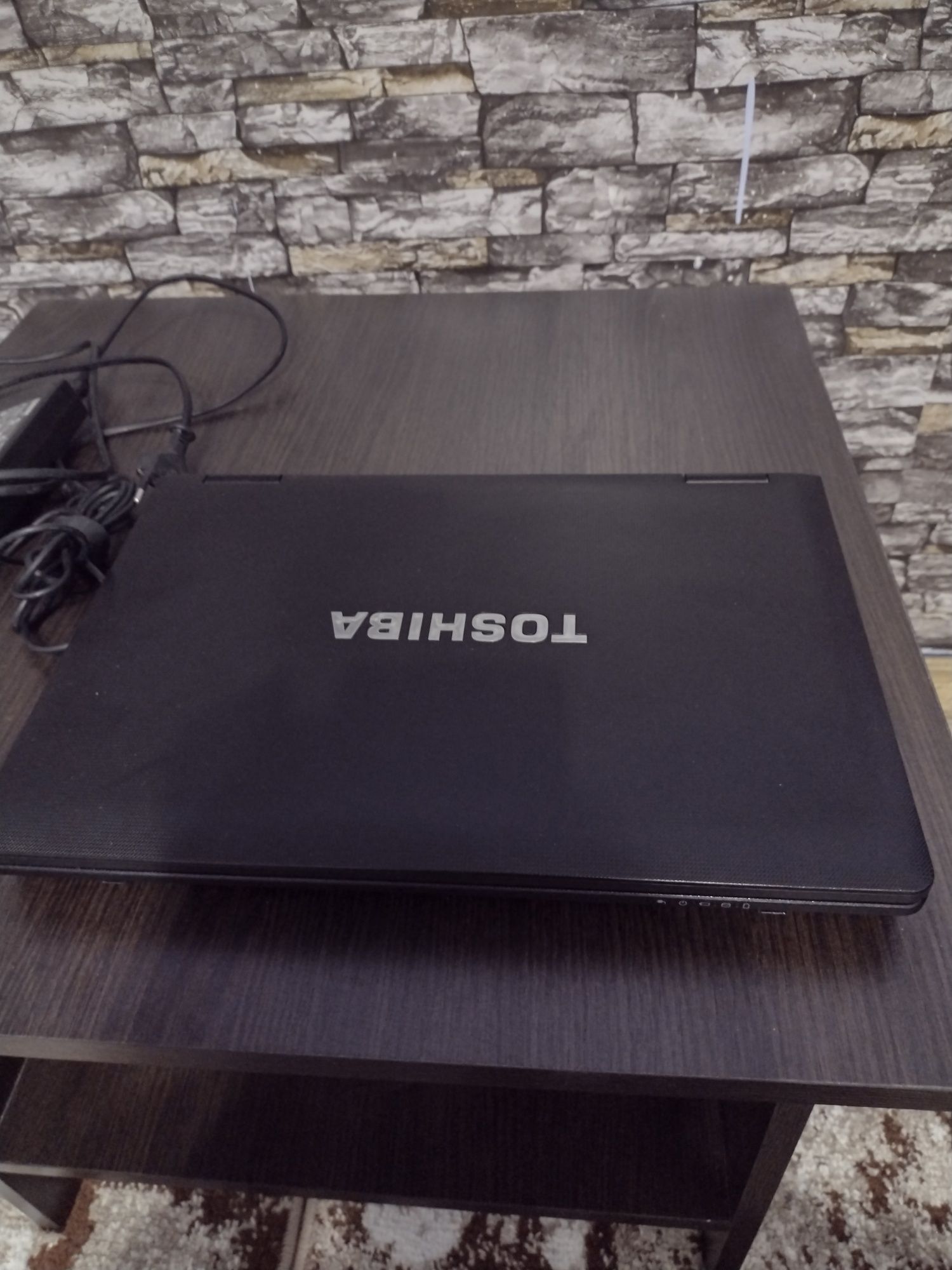 Ноутбуки TOSHIBA 8 ГБ , SSD 250 . Ci3 -2,13GHz