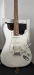 Gitara elektryczna Fender Player Stratocaster HSS PF PWT