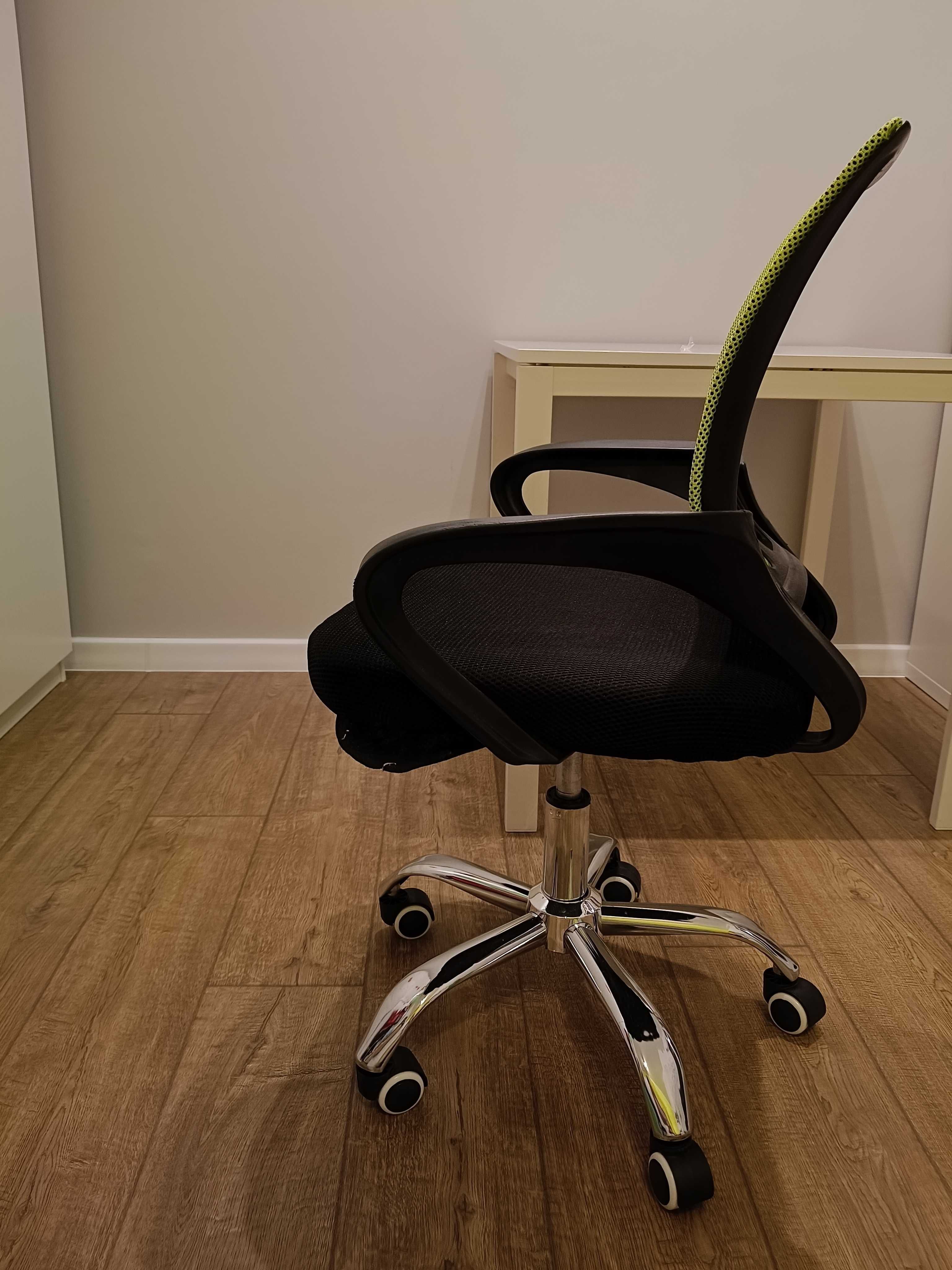 Biurko IKEA + krzesło obrotowe dla dzieci