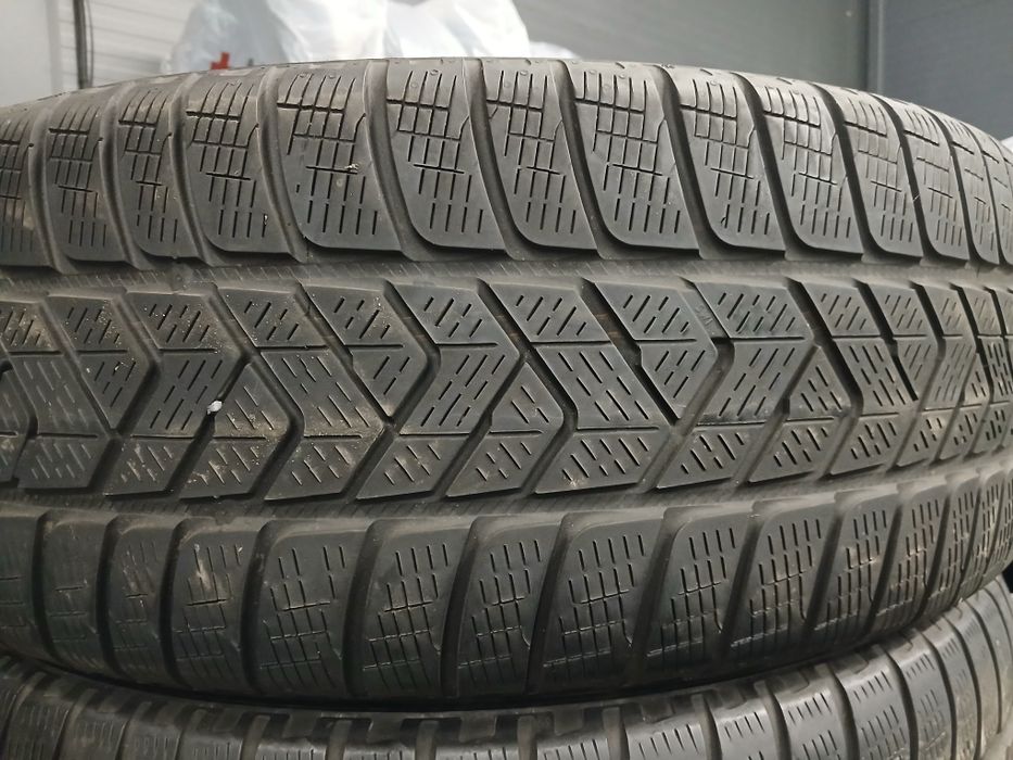 Зимові Шини БВ   235/60 R18  PIRELLI  Scorpion Winter Склад