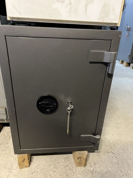 Сейф 2 клас опору Банкспецзахист для документів і грошей