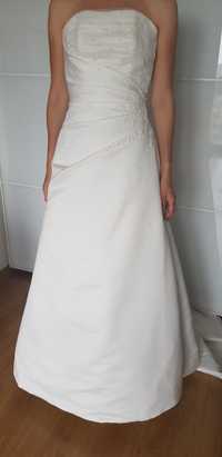 Sukienka ślubna w kształcie litery A