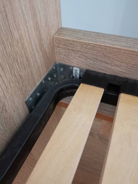 Łóżko 209cmx97cm rama plus stelaż i materac