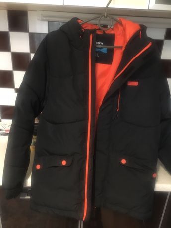 Продам зимнюю куртку TeRMiT на мальчика 158р