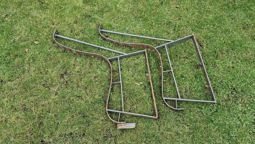 Stara rama do ławki prl