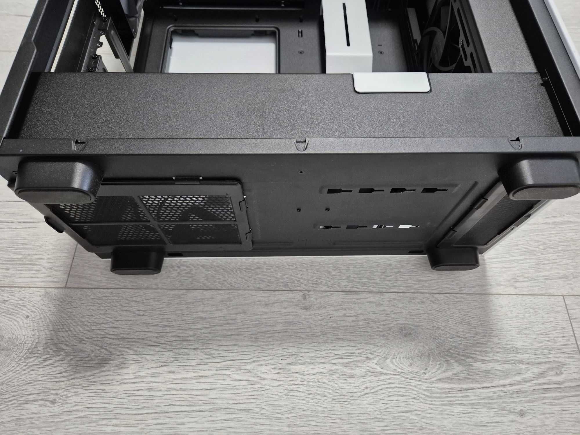 E-ATX\ATX корпус NZXT H7 v1 2022 Base Edition Black and White. TradeIN