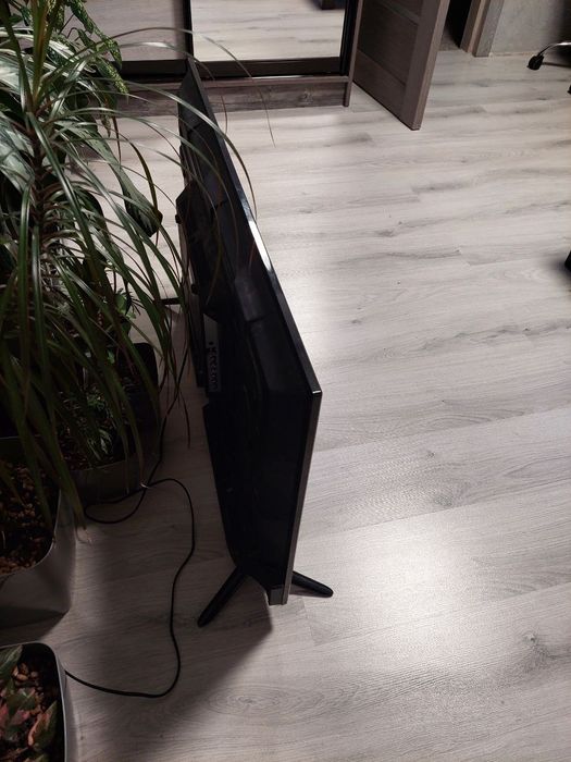 Телевізор Bravis 40" Led40D1070