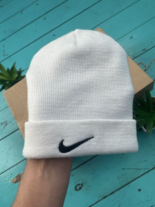 Шапка NIKE Swoosh Beanie, One Size, винтажная шапка Nike, белая шапка