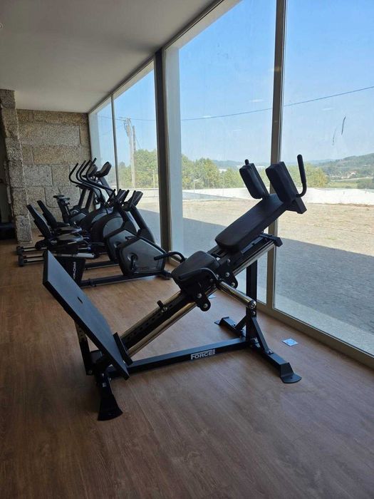 Prensa horizontal, hack squat, gémeos