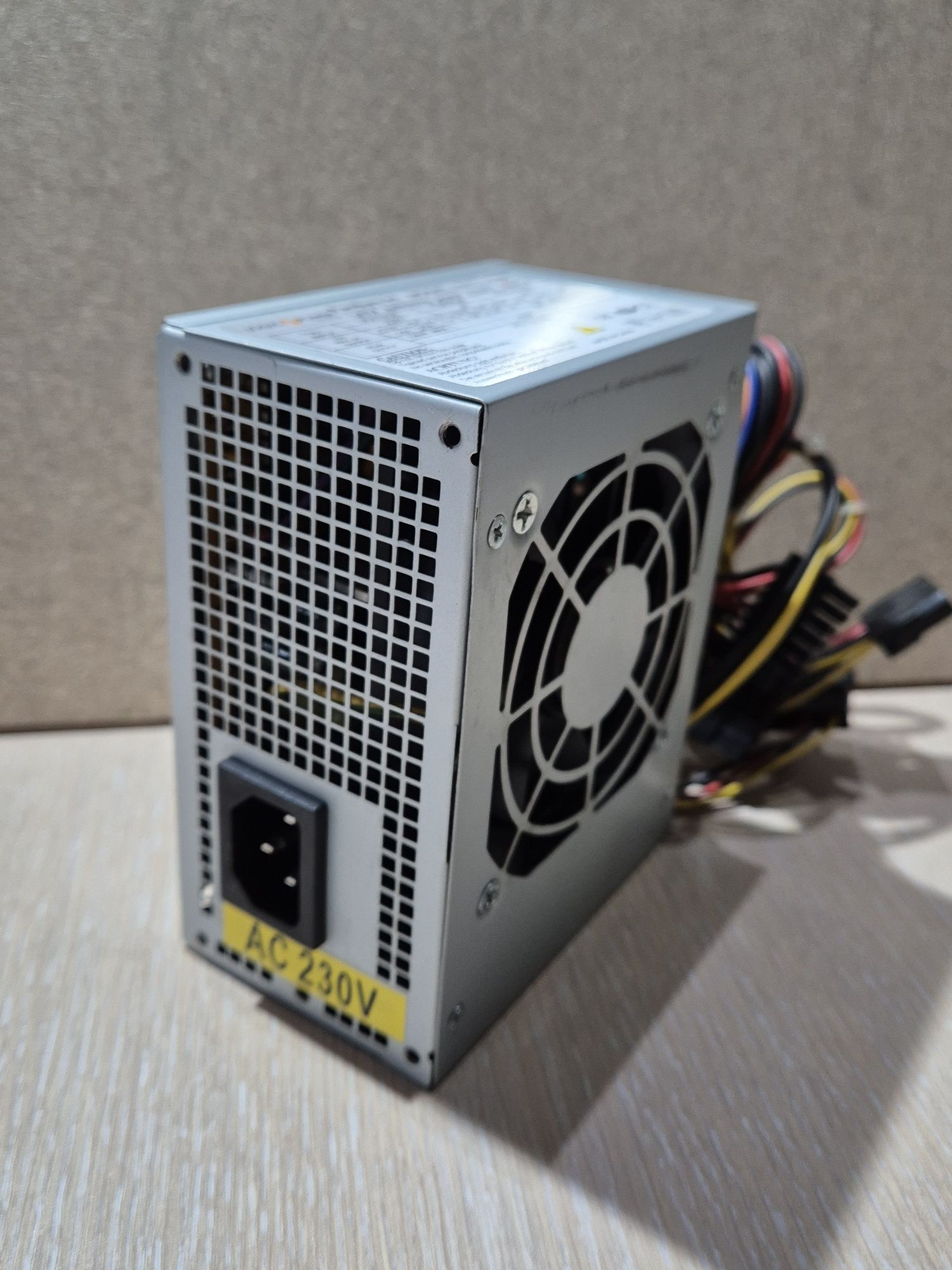 Блоки живлення Logic Power mATX-400w, SFX, 400w 80mm, КІЛЬКІСТЬ