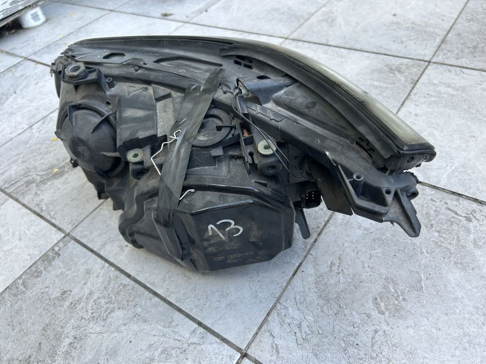 Lampa BMW  prawa e 60 DYNAMIC XENON D2S