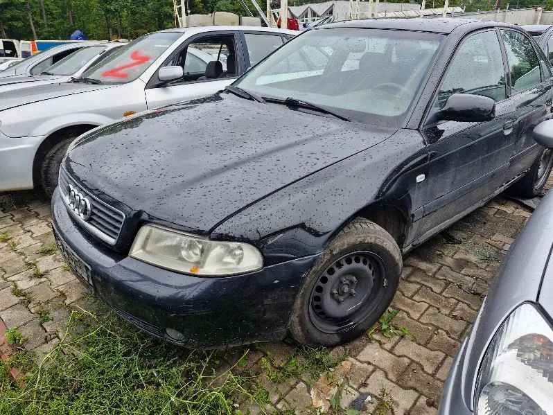 AUDI A4 B5 LIFT 1,8 B pojazd na części: maska, zderzak, drzwi, szyby, lusterka, chłodnica....