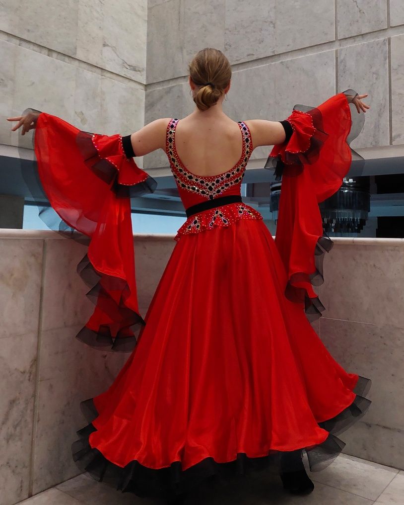 Шикарное красное платье стандарт на рост 160-170 см