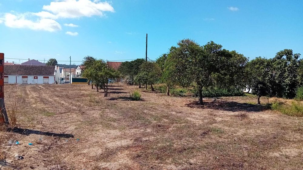 Lote terreno urbano com 667 m² em Santo Ovídio